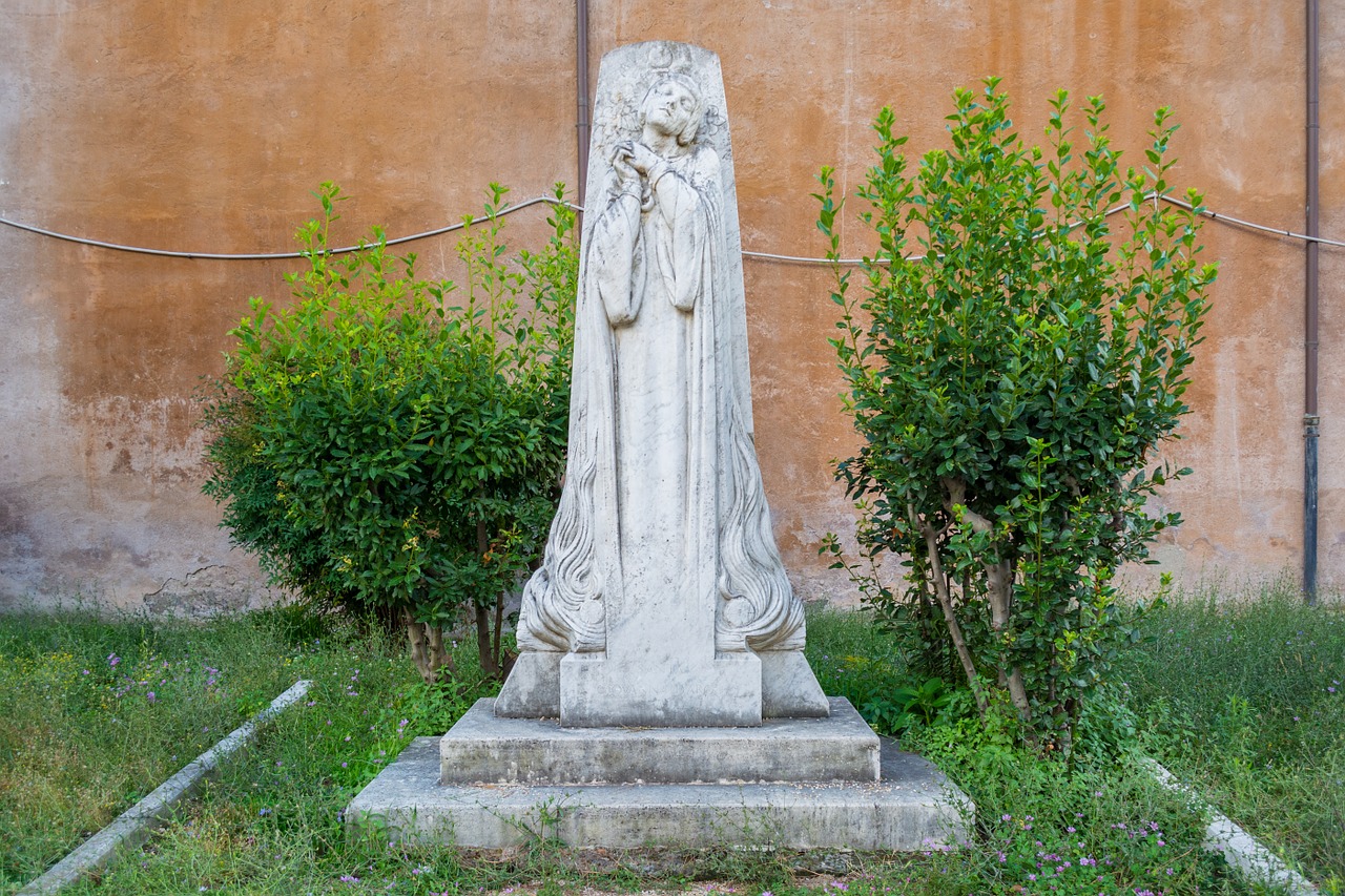 sculpture aventijskij hill rome free photo