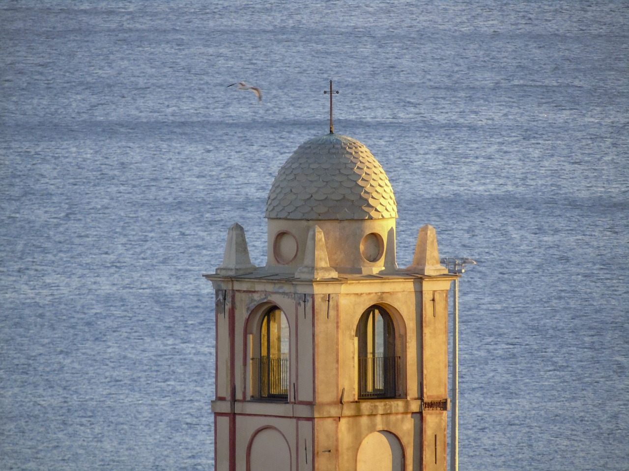 sea church dome free photo