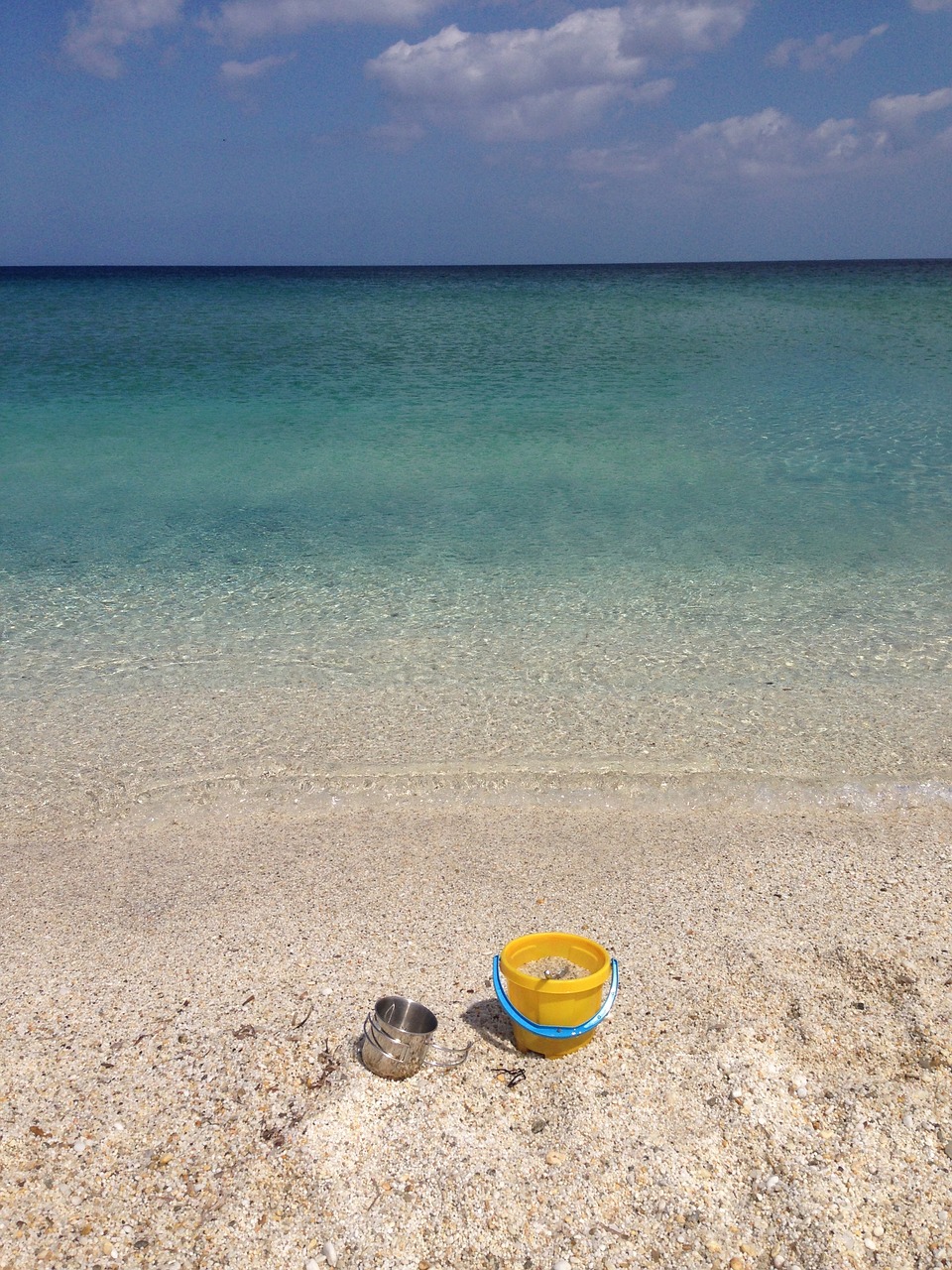 sea bucket sand free photo
