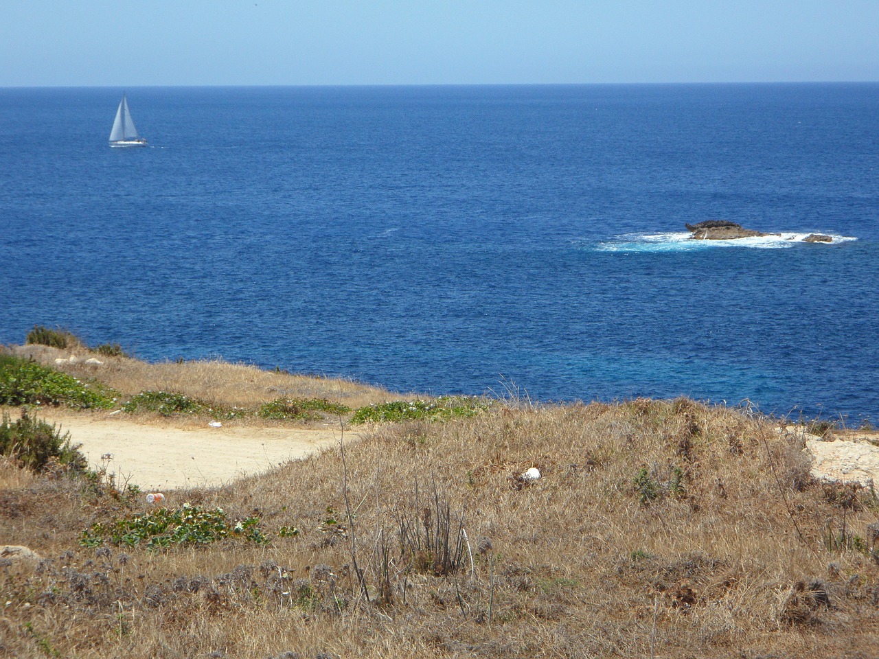 sea sailing boat coast free photo