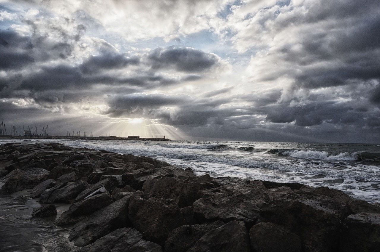 sea winter clouds free photo