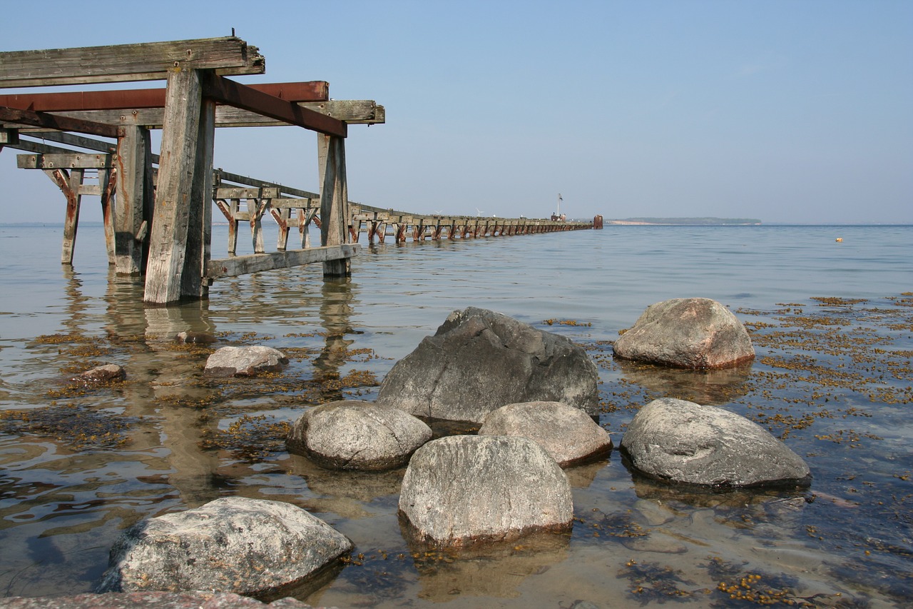 sea rock booked free photo