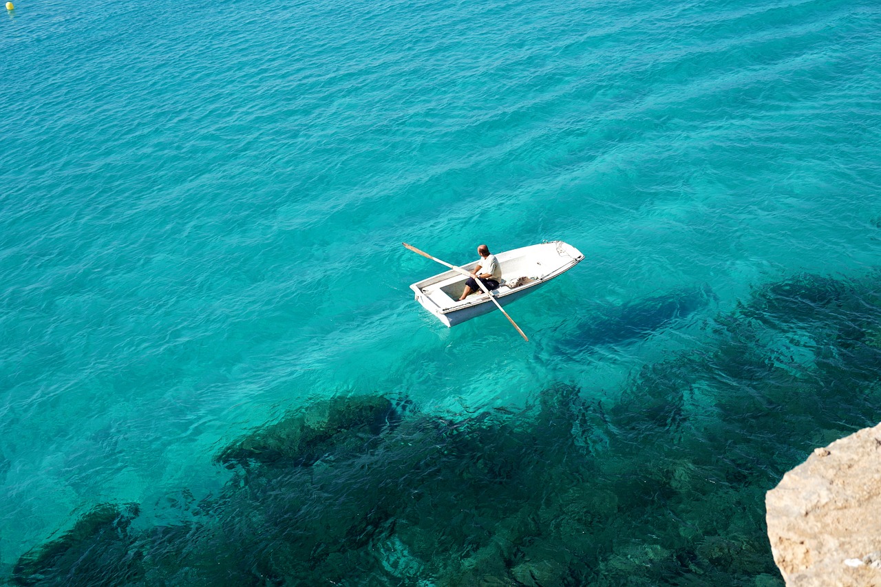 sea water fisherman free photo