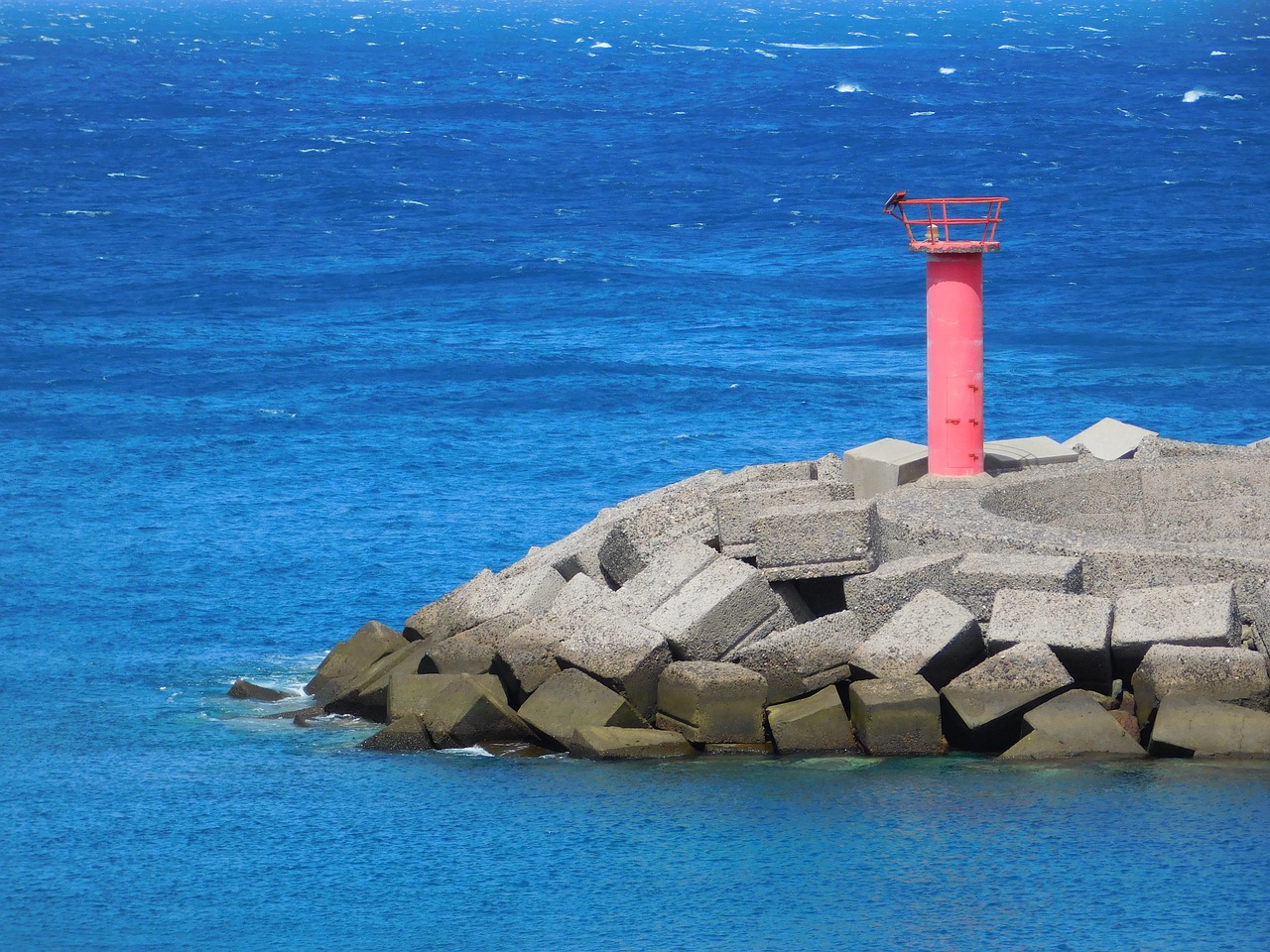 sea lighthouse blue free photo