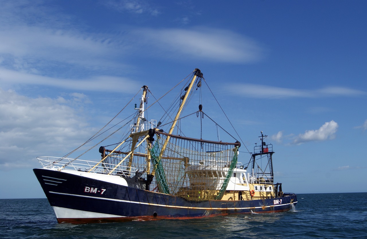 sea trawler boat free photo