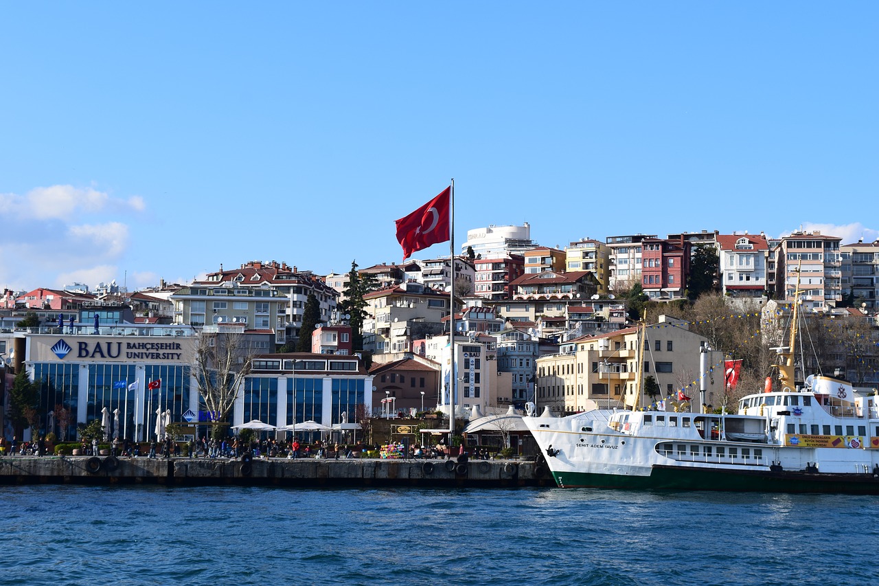 sea istanbul city free photo