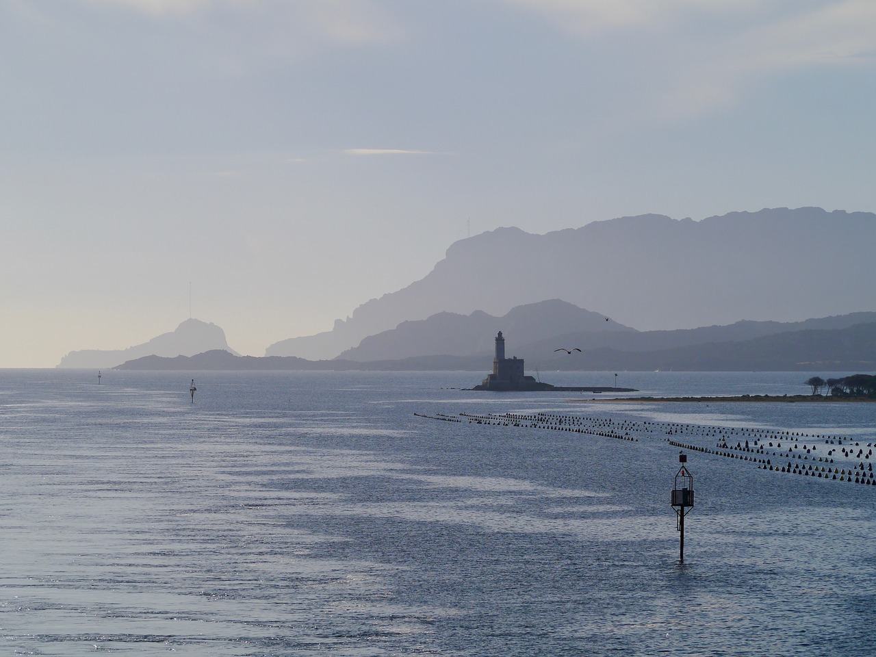 sea island lighthouse free photo