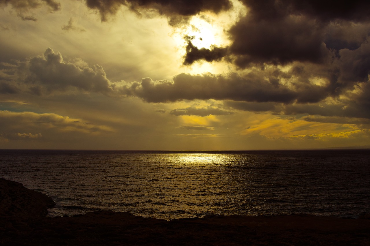 sea sky clouds free photo