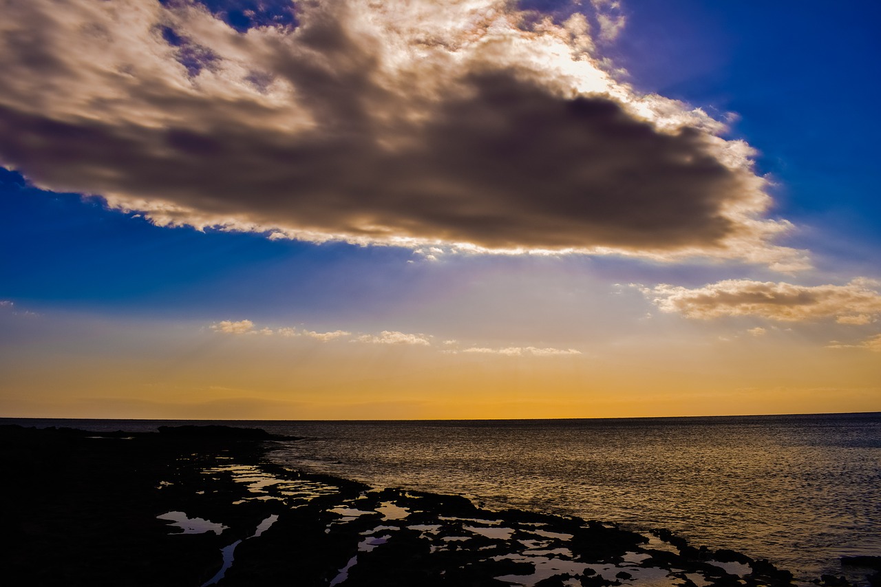 sea sky clouds free photo