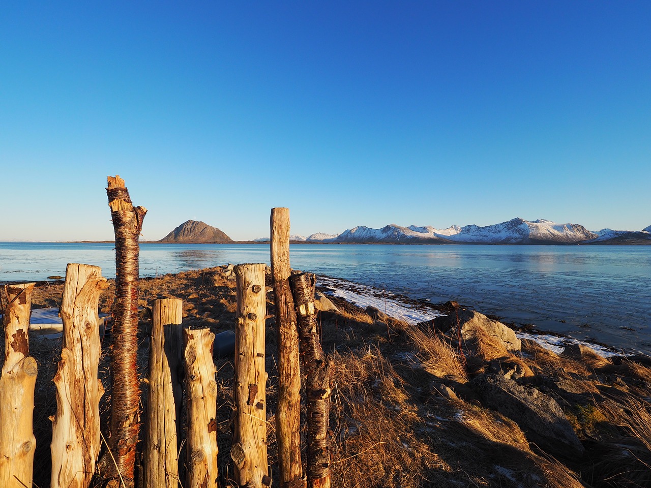 sea horizon mountain free photo