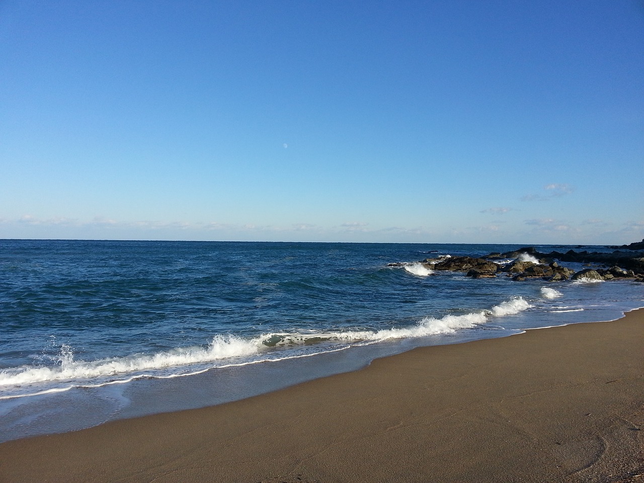 sea waves beach free photo