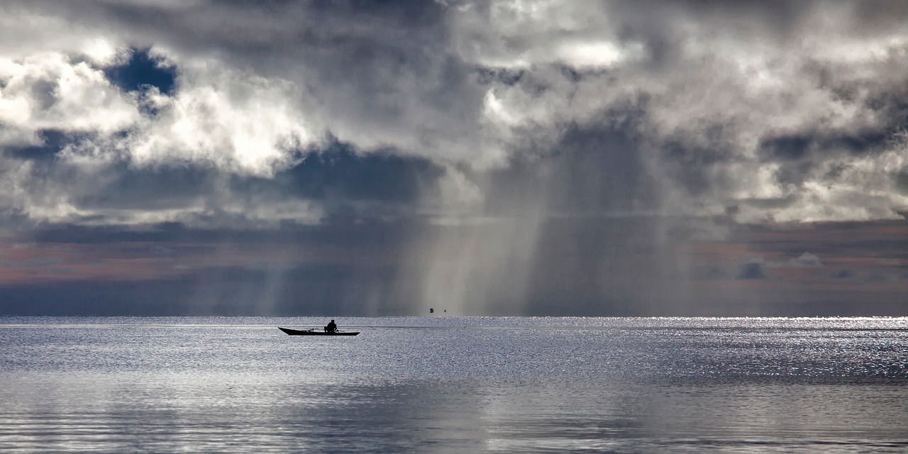 sea boat cloud free photo