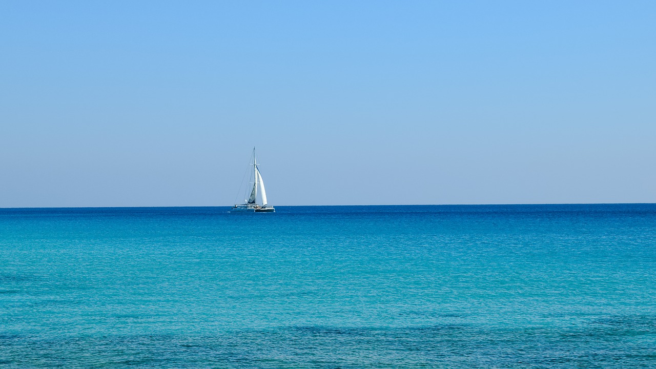 sea horizon blue free photo