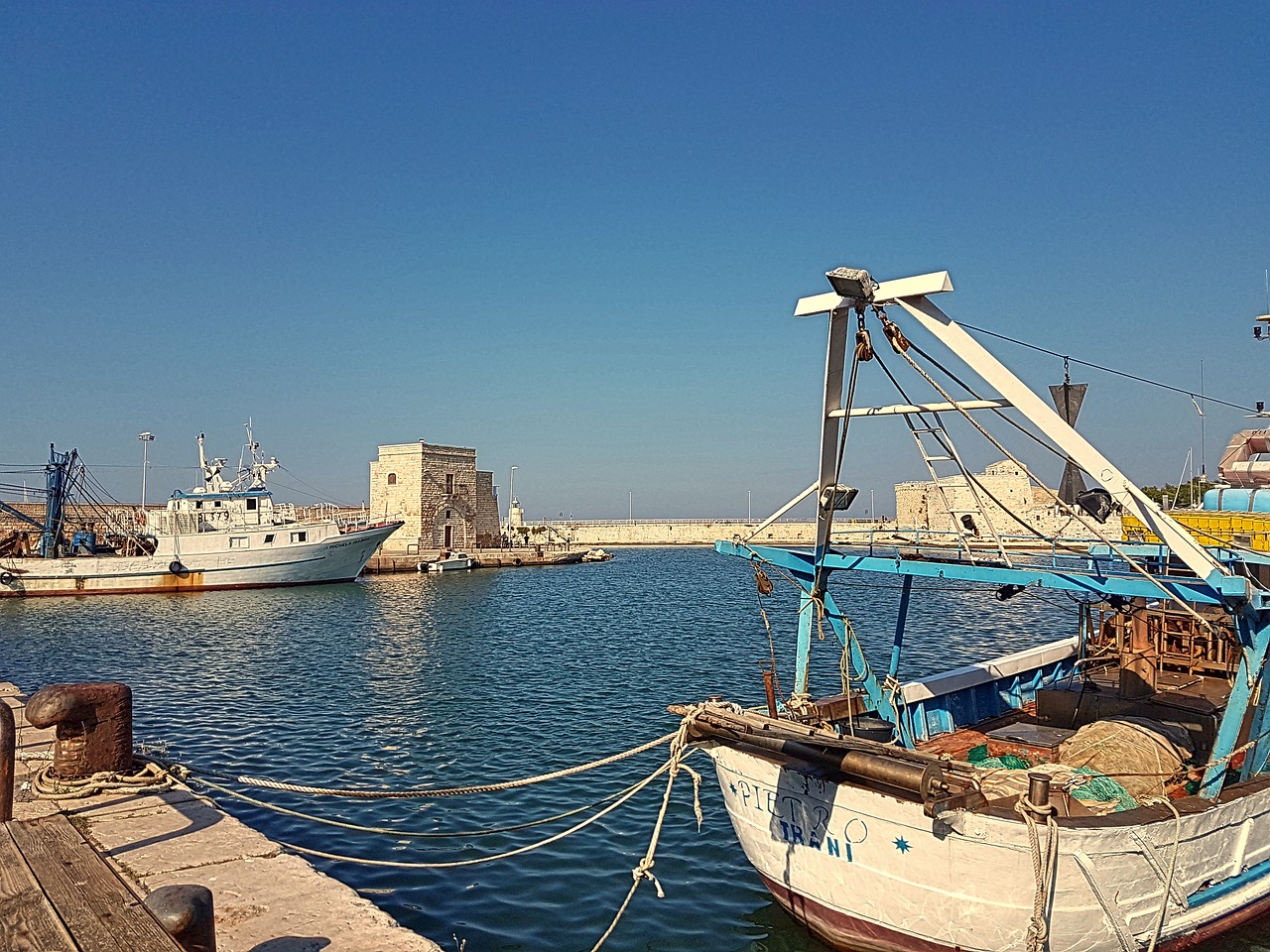 sea boat boats free photo