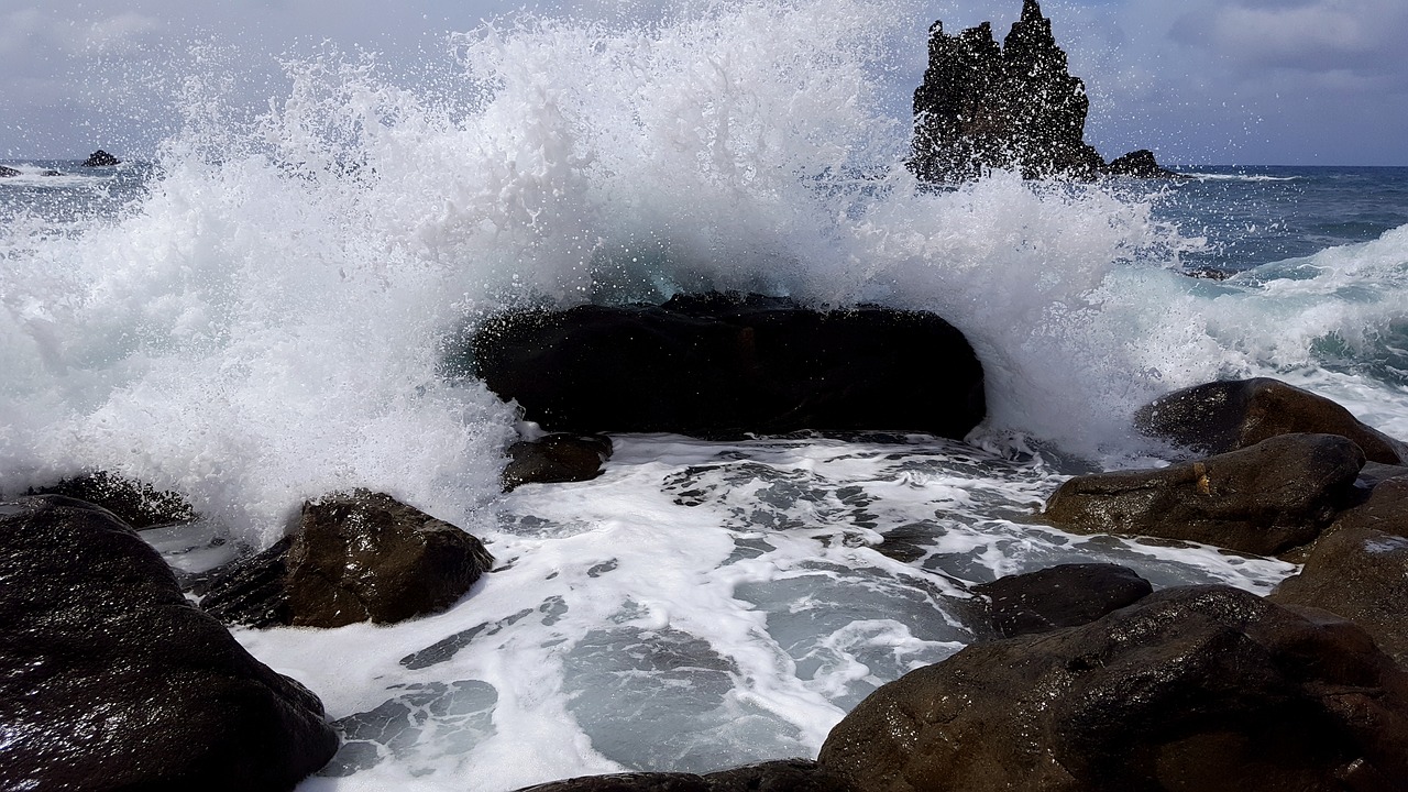 sea wave water free photo