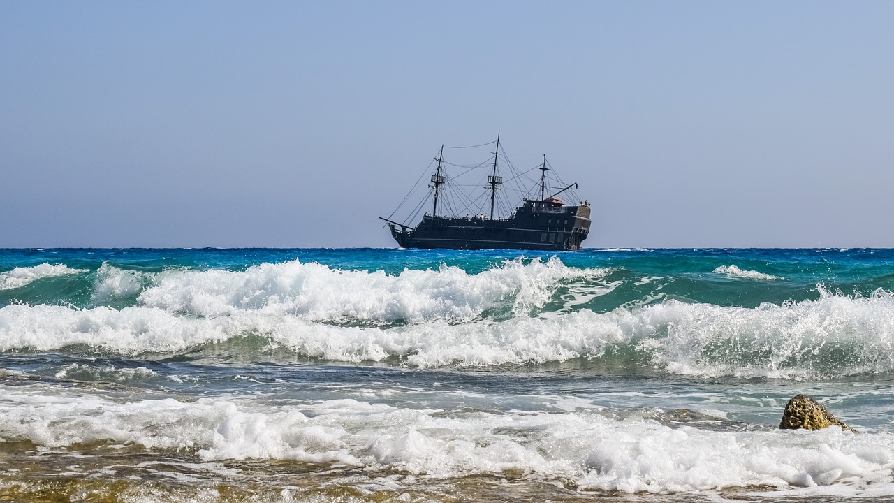 sea waves cruise ship free photo