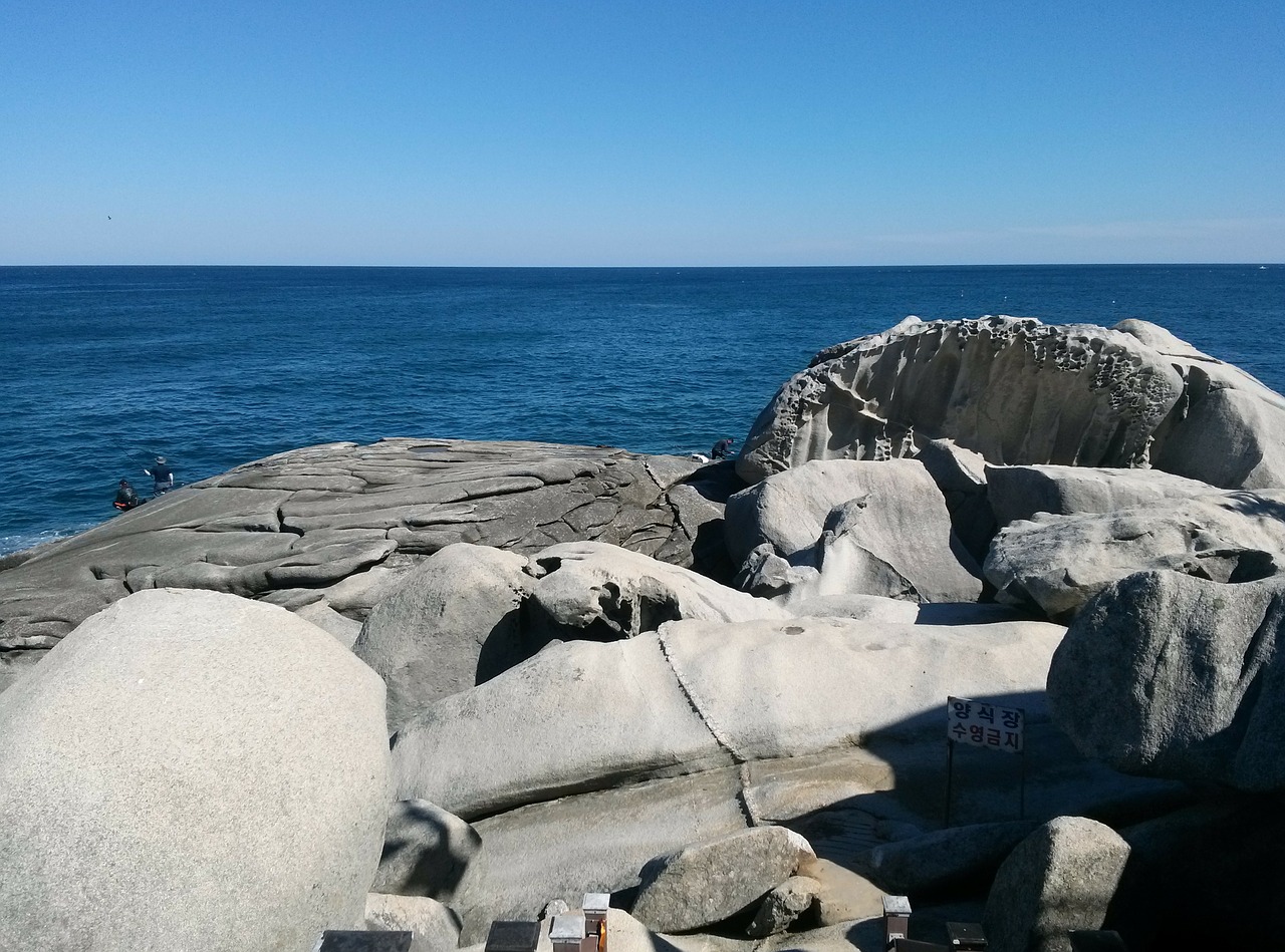 sea rock winter sea free photo