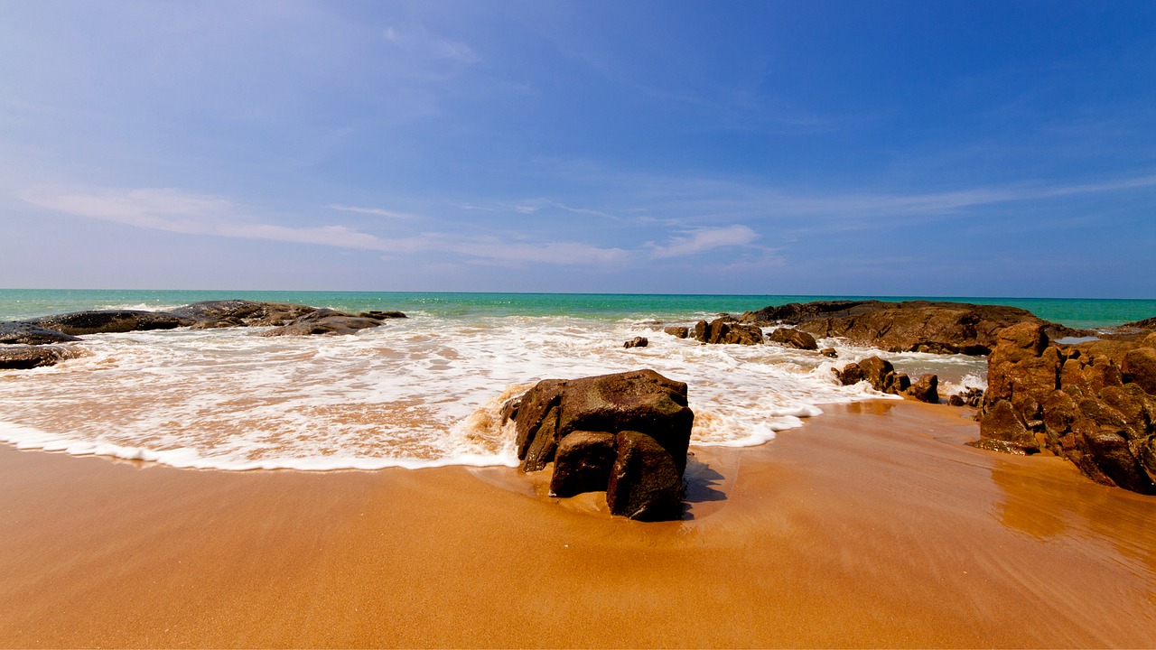 Пляжи Тайланда. Пляж песок вид сверху. Праздник у моря. Фотографии. Warm place. Summer coast