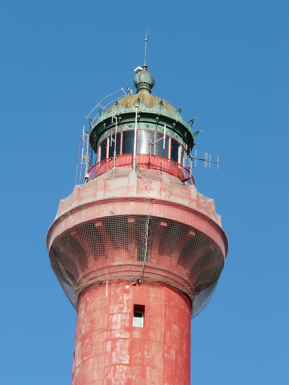 sea lighthouse ocean free photo