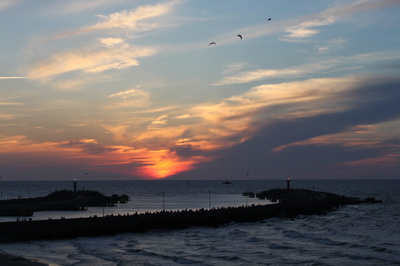 sea sunset holidays free photo