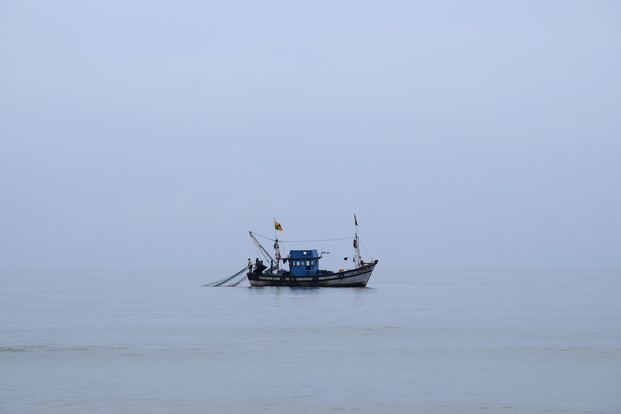 sea boat fishing free photo