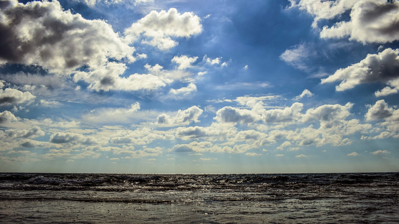 sea sky clouds free photo