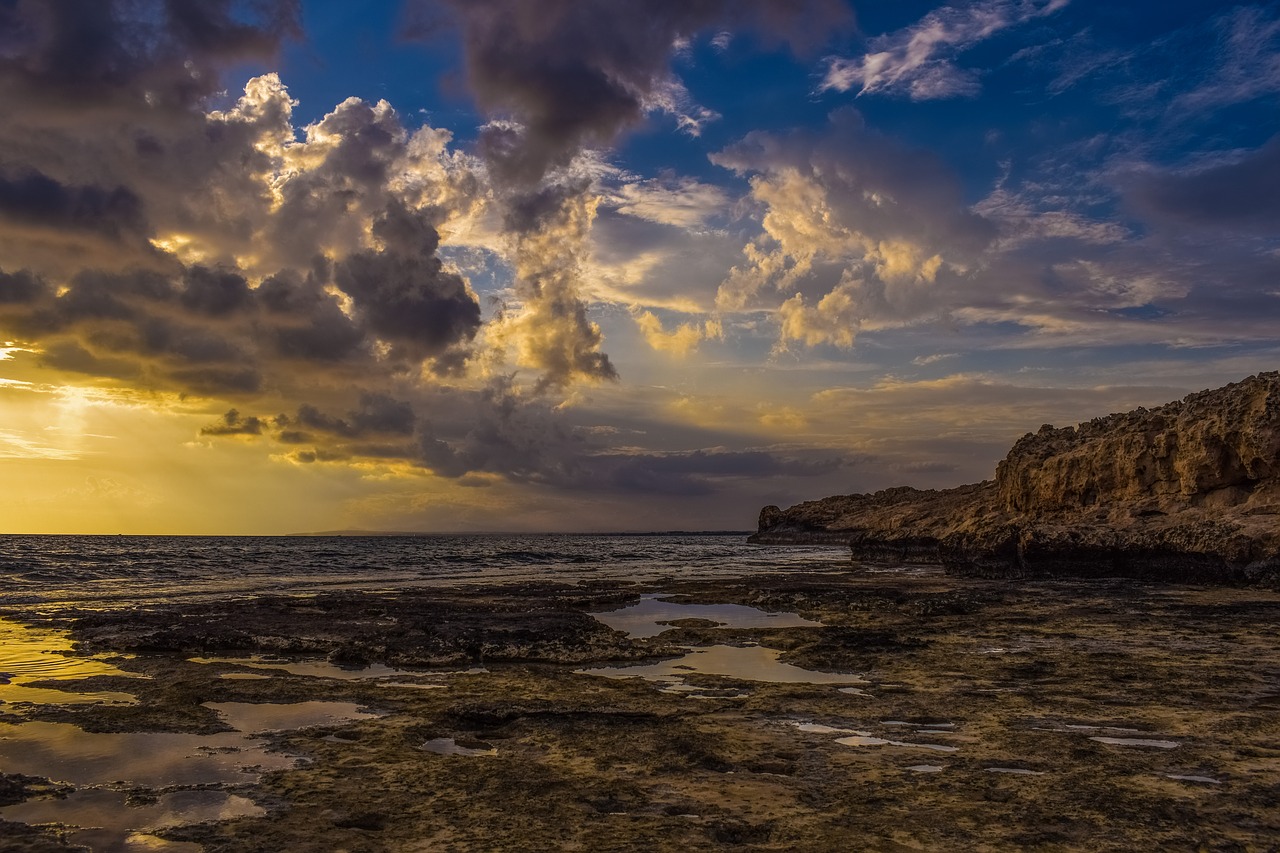 sea sky clouds free photo