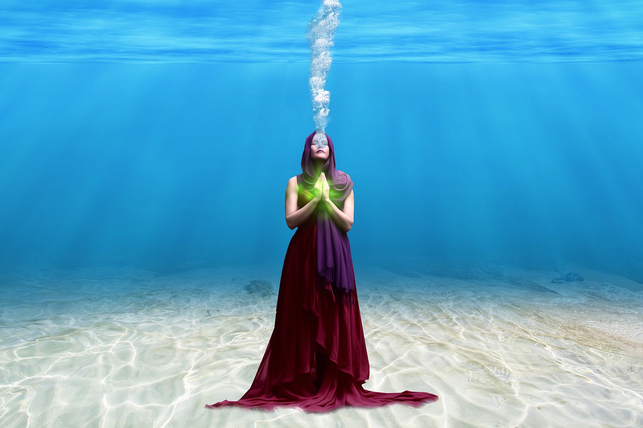 sea background woman free photo