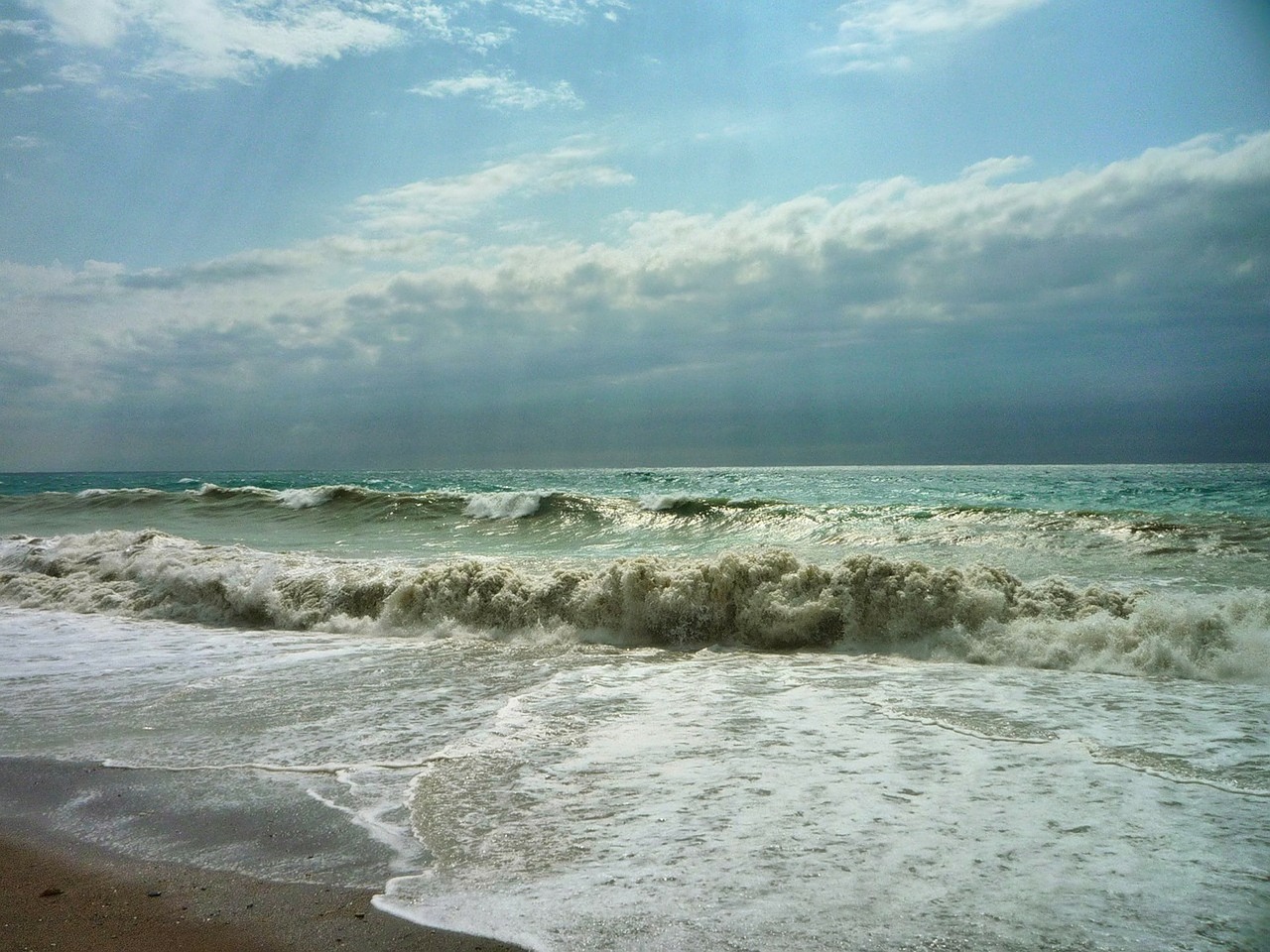 sea storm gagra free photo