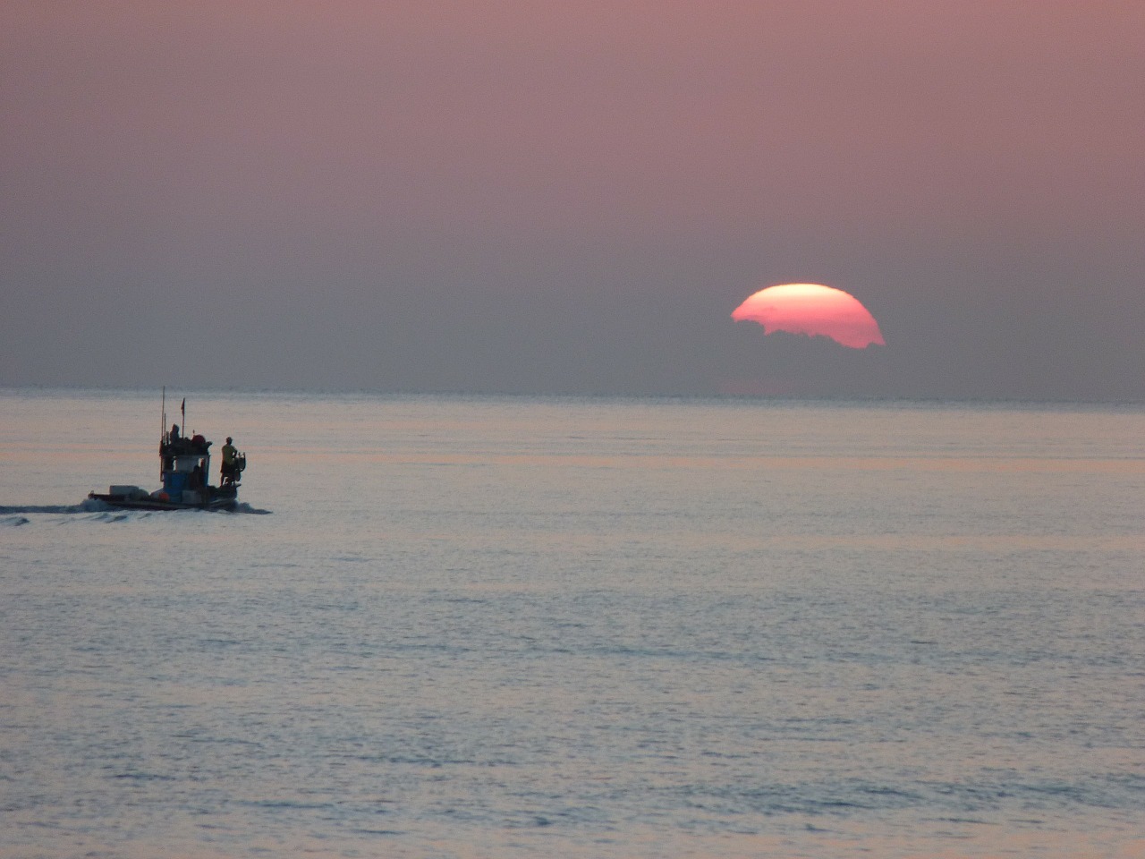 sea boat horizon free photo