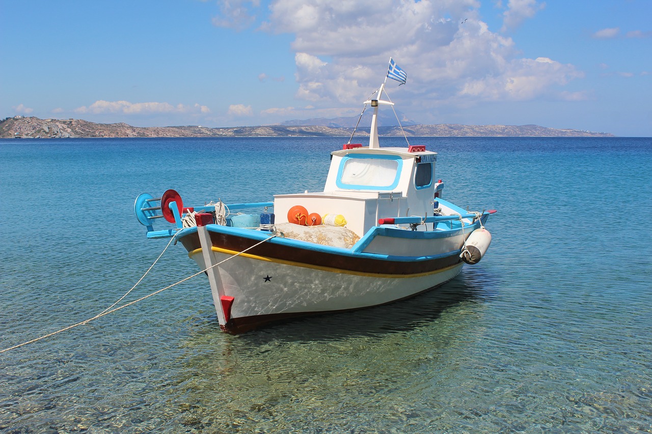 sea  boat  sky free photo