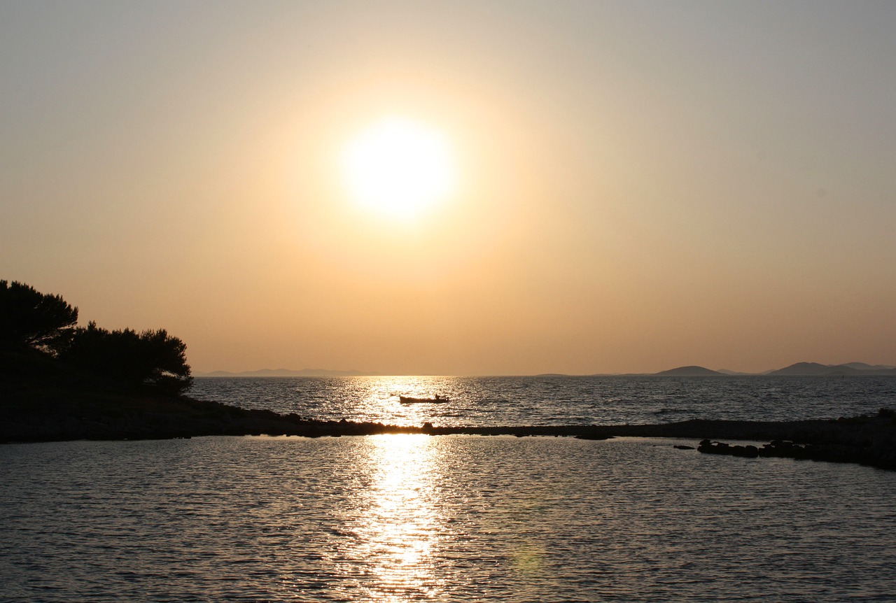 sea  sunset  boat free photo