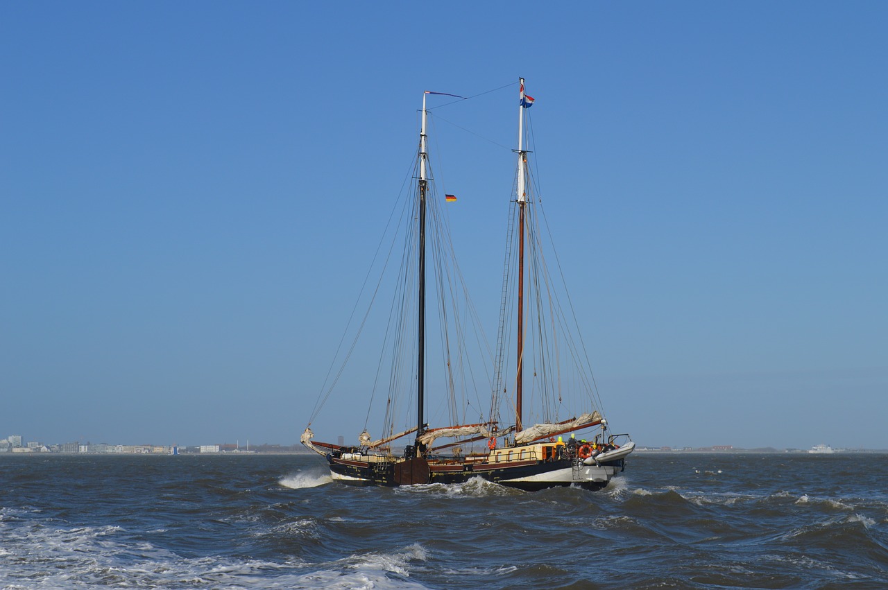 sea  ship  sailing vessel free photo