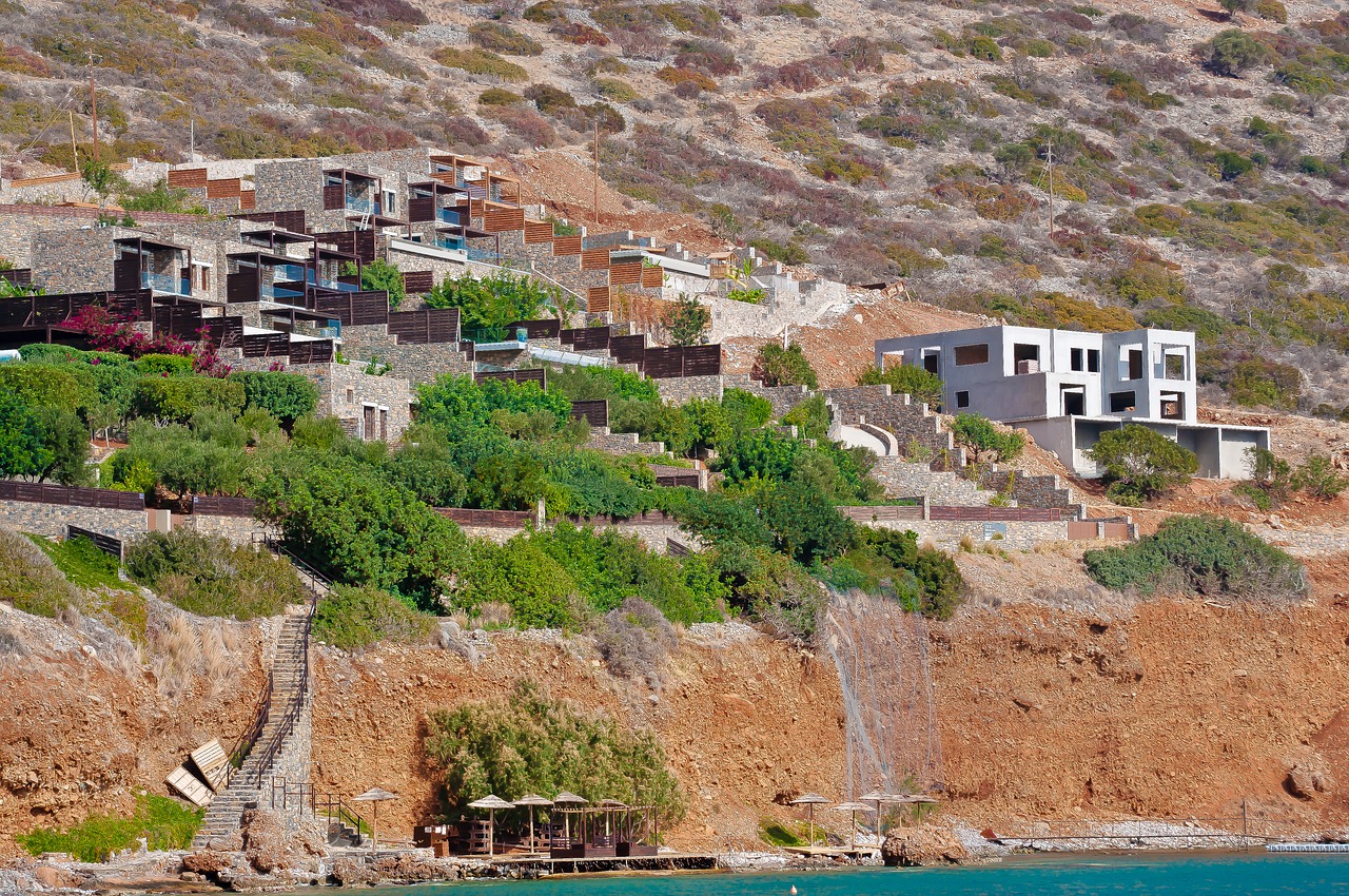 sea  desert  houses free photo