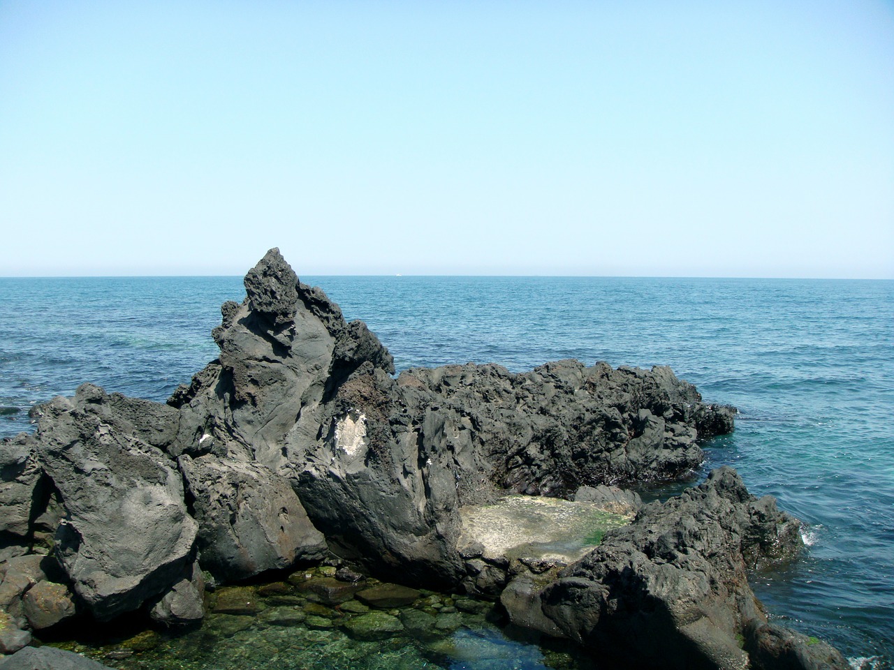 sea stone basalt free photo