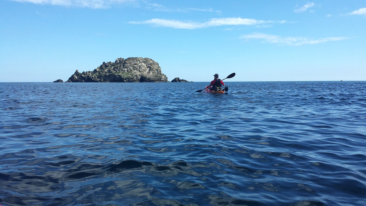 sea  kayak  rock free photo