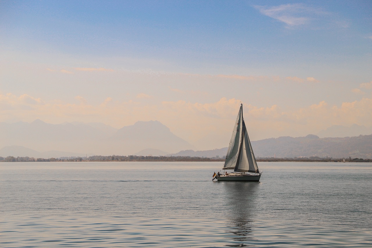 sea  mountains  boat free photo