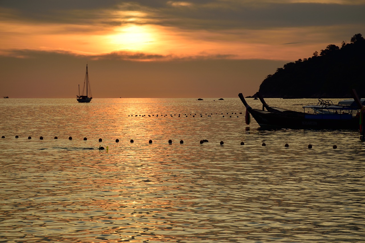 sea  boat  lipe free photo