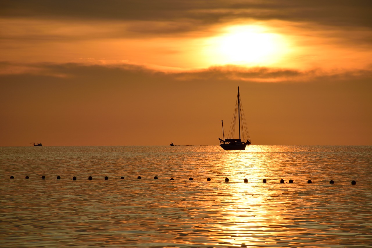 sea  boat  lipe free photo