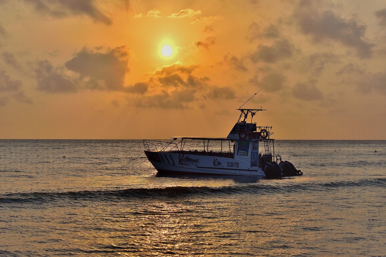 sea  boat  beach free photo