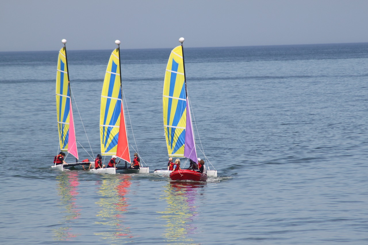 sea  sailing  sailing boat free photo