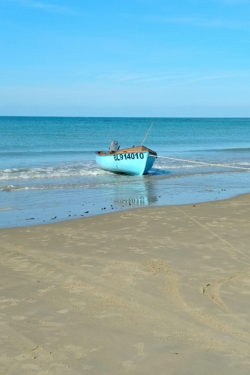 sea  boat  beach free photo