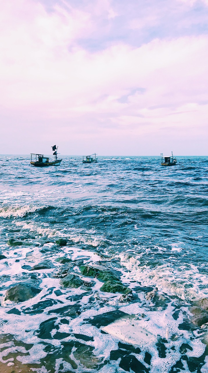 sea  boat  ocean free photo