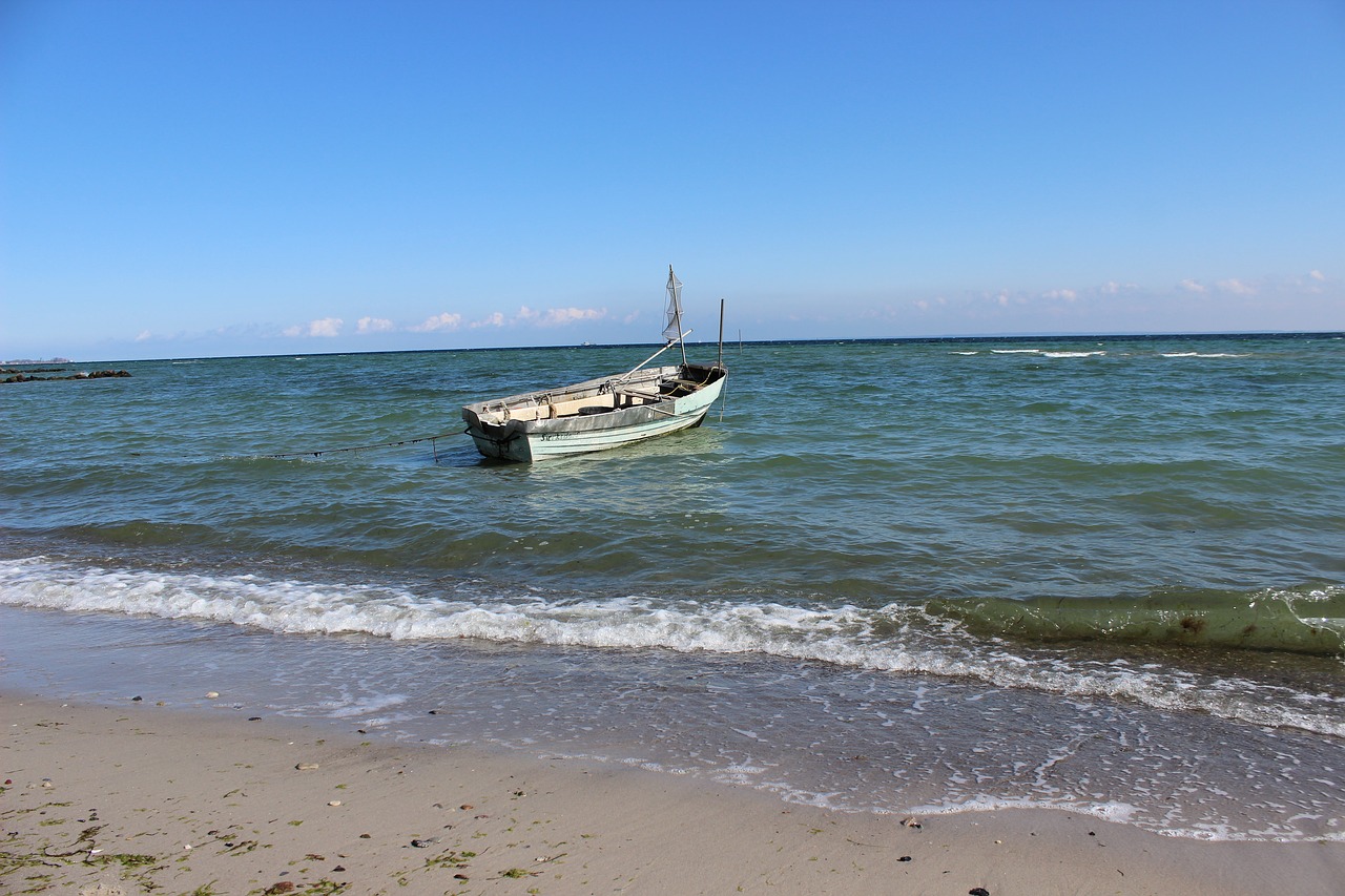 sea  beach  boat free photo