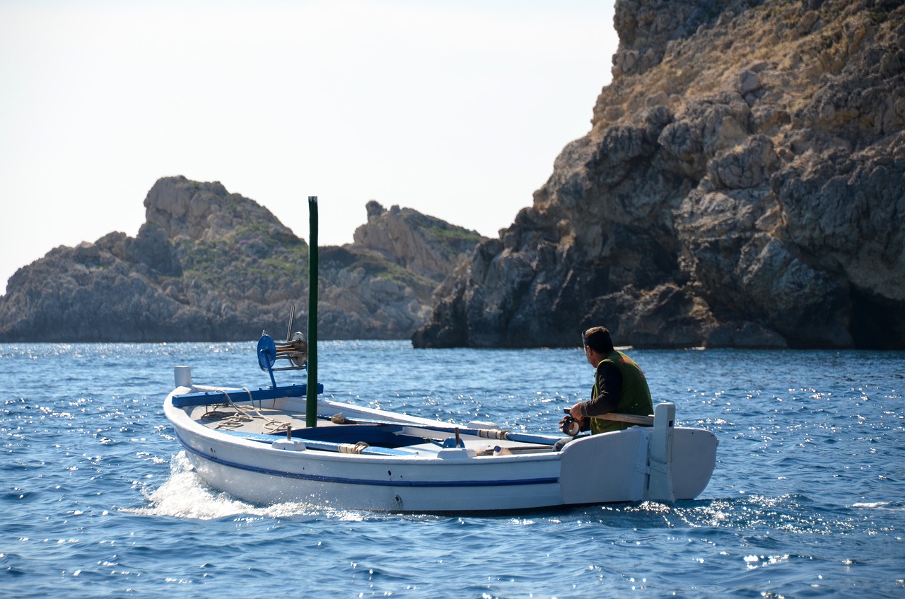 sea  beach  boat free photo