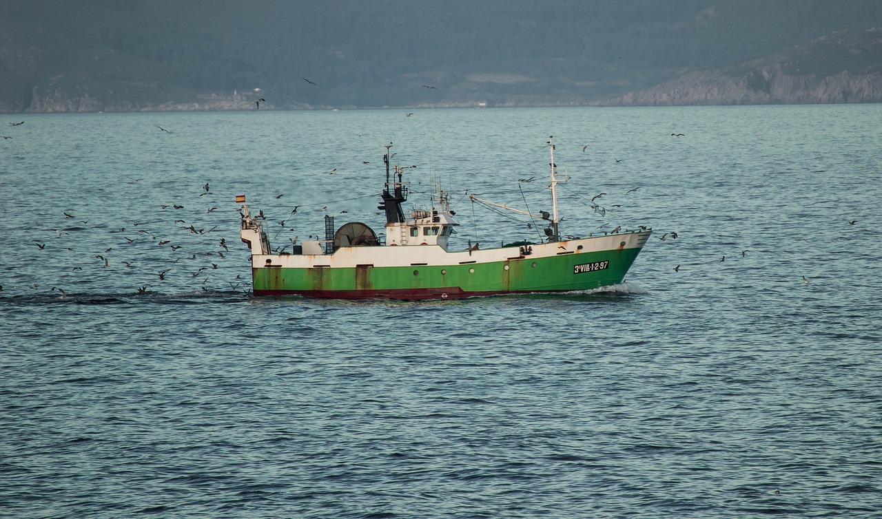 sea boat ocean free photo