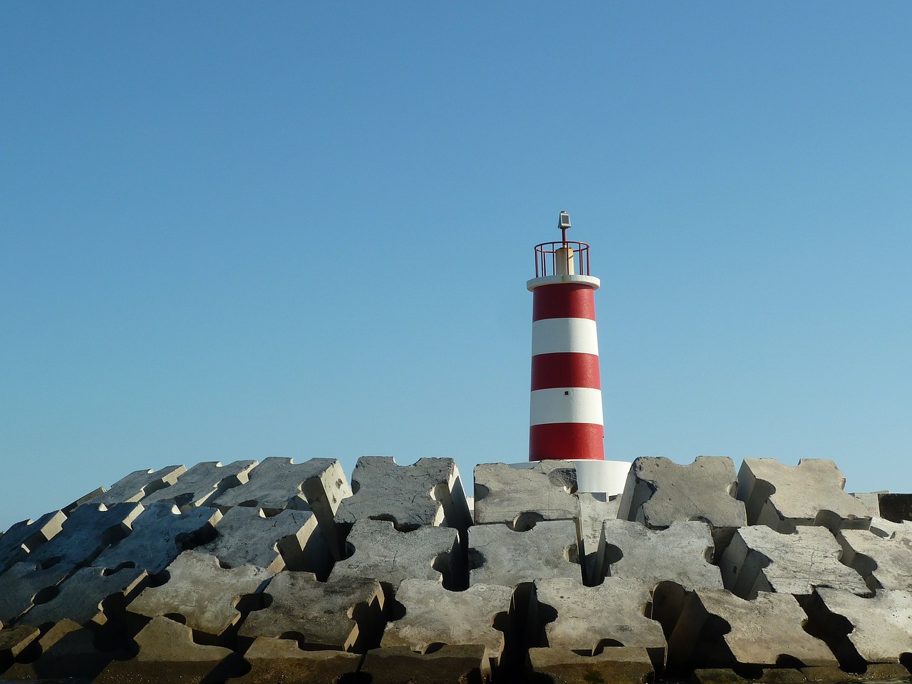 sea ocean light house free photo