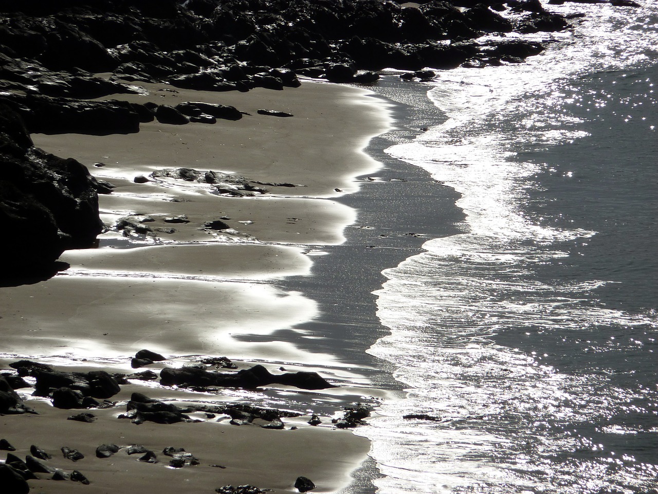 sea beach rocks free photo