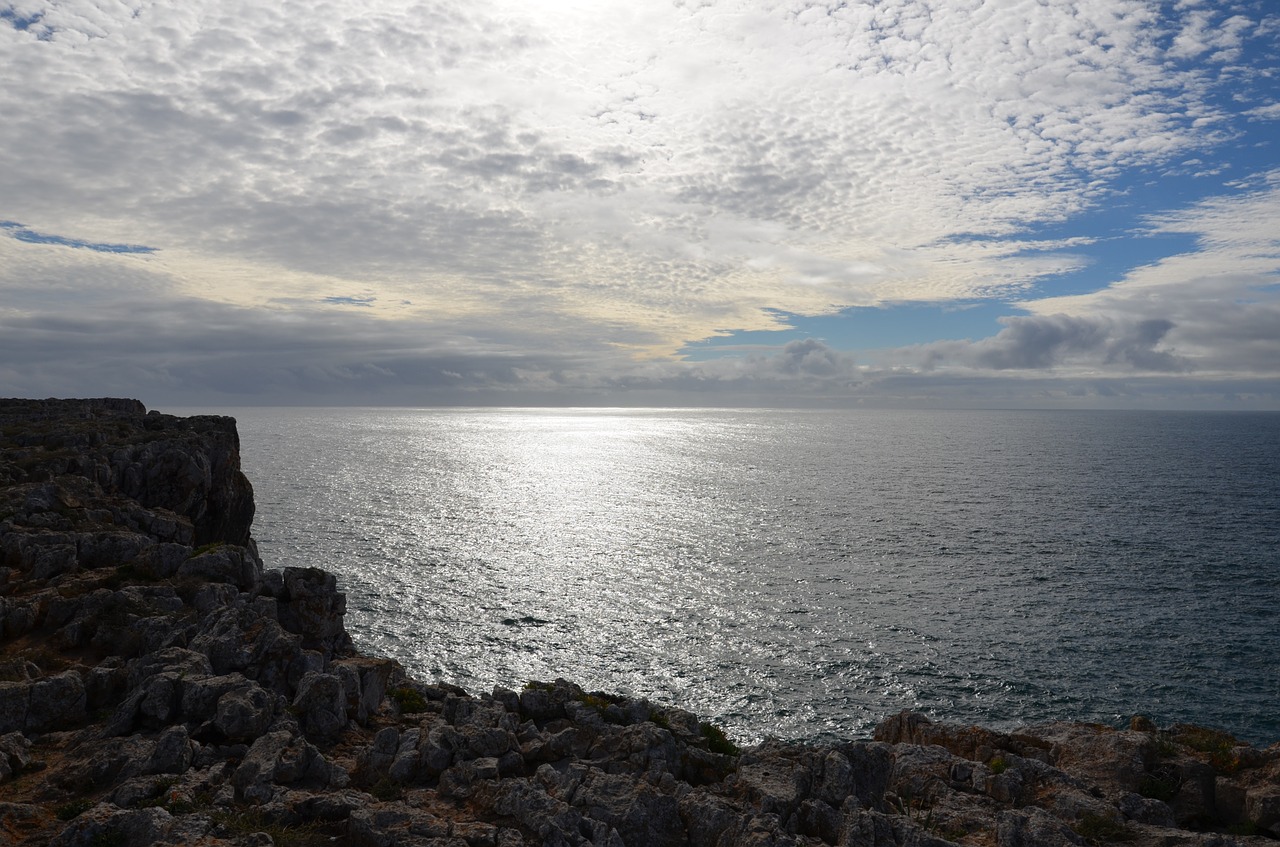 sea clouds rays free photo