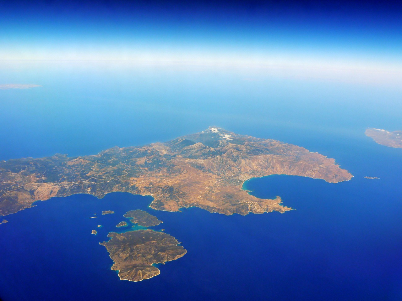 sea island aerial view free photo